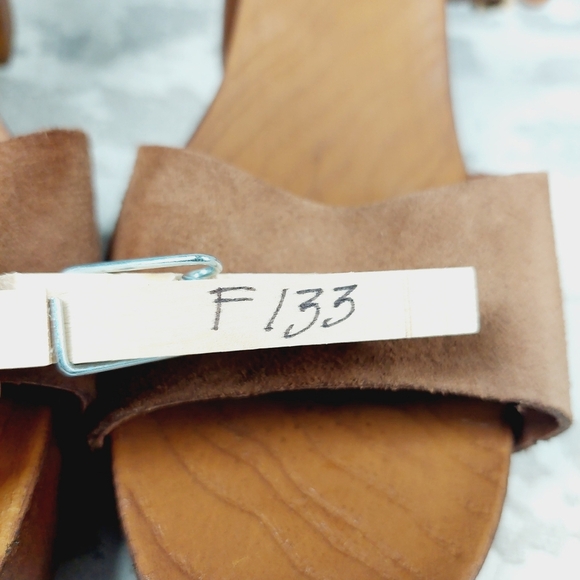 NEW Steve Madden Alabama Platform Brown Suede Wooden Studded Sandals 133 - Picture 12 of 12